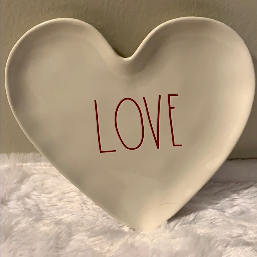 Brand New Raedunn Love Heart Shaped Plate